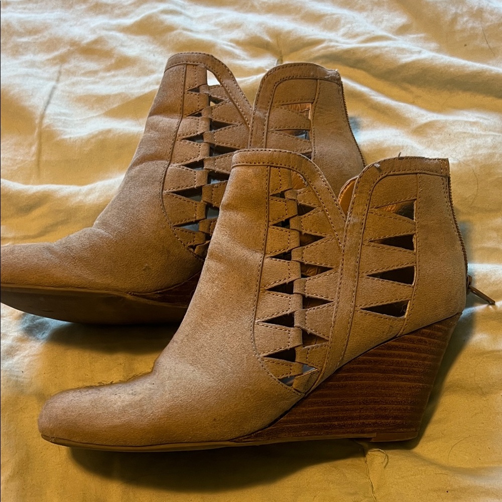 Women's Tan Wedge Ankle Boots